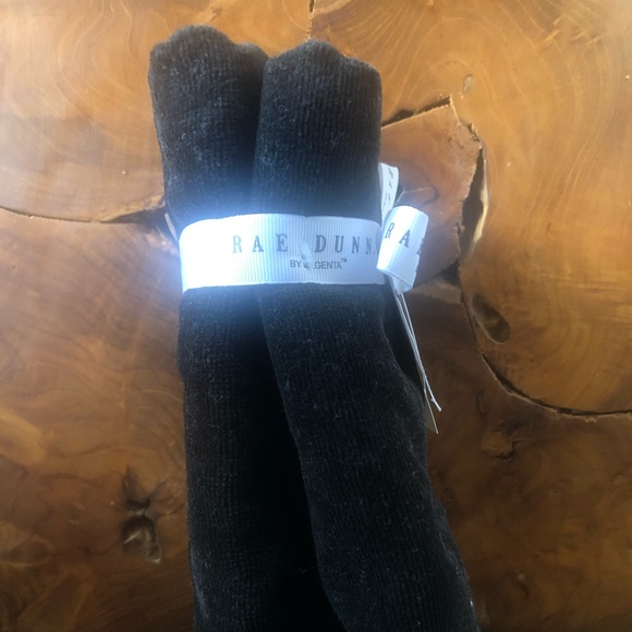 RAE DUNN 🖤🎃 Set of 2 Hand Towels - “Wicked” Witch Hat - Halloween Decor - Picture 3 of 3